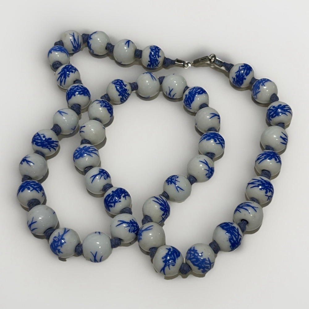 VTG Chinese Blue White Porcelain Ceramic Beaded Necklace Hand Painted Motif 22”